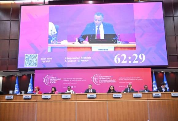Libérer le potentiel des chaînes de valeur régionales : soutenir les entreprises dirigées par des  jeunes en Afrique dans le cadre de la ZLECAf