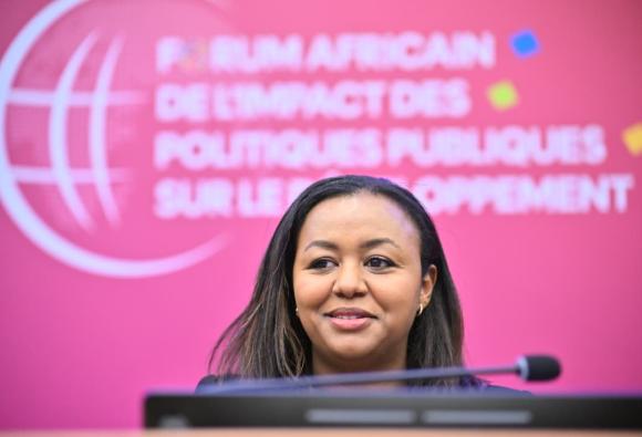 Libérer le potentiel des chaînes de valeur régionales : soutenir les entreprises dirigées par des  jeunes en Afrique dans le cadre de la ZLECAf