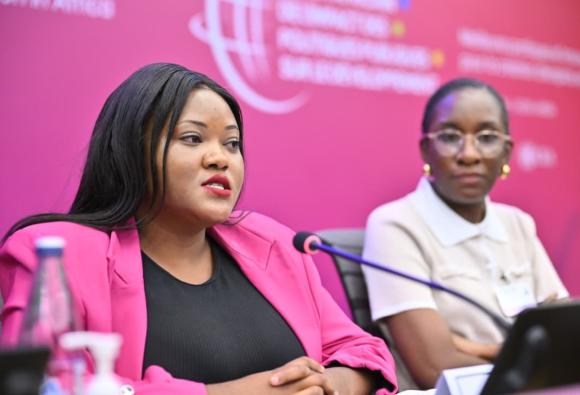 Libérer le potentiel des chaînes de valeur régionales : soutenir les entreprises dirigées par des  jeunes en Afrique dans le cadre de la ZLECAf