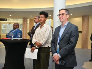 Remise officielle de la maquette de la Maison de l'Afrique (Africa Hall) à la CEA par l'ambassade d'Australie
